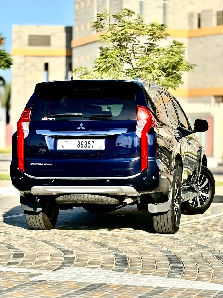 Mitsubishi Montero Sport 2018 GLS Top Full option (Top of the Line) GCC specs (Low mileage) - Image 5
