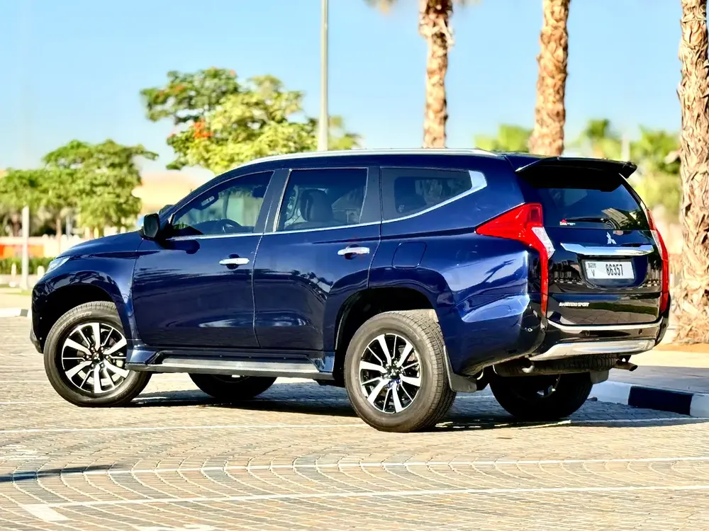 Mitsubishi Montero Sport 2018 GLS Top Full option (Top of the Line) GCC specs (Low mileage) - Image 6
