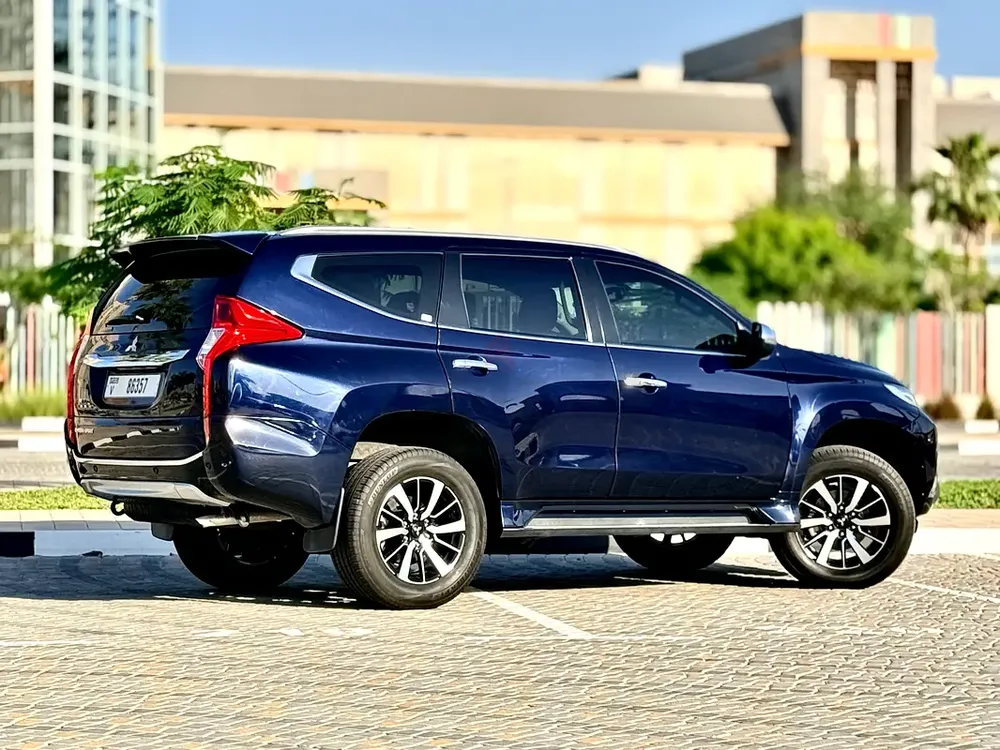 Mitsubishi Montero Sport 2018 GLS Top Full option (Top of the Line) GCC specs (Low mileage) - Image 7