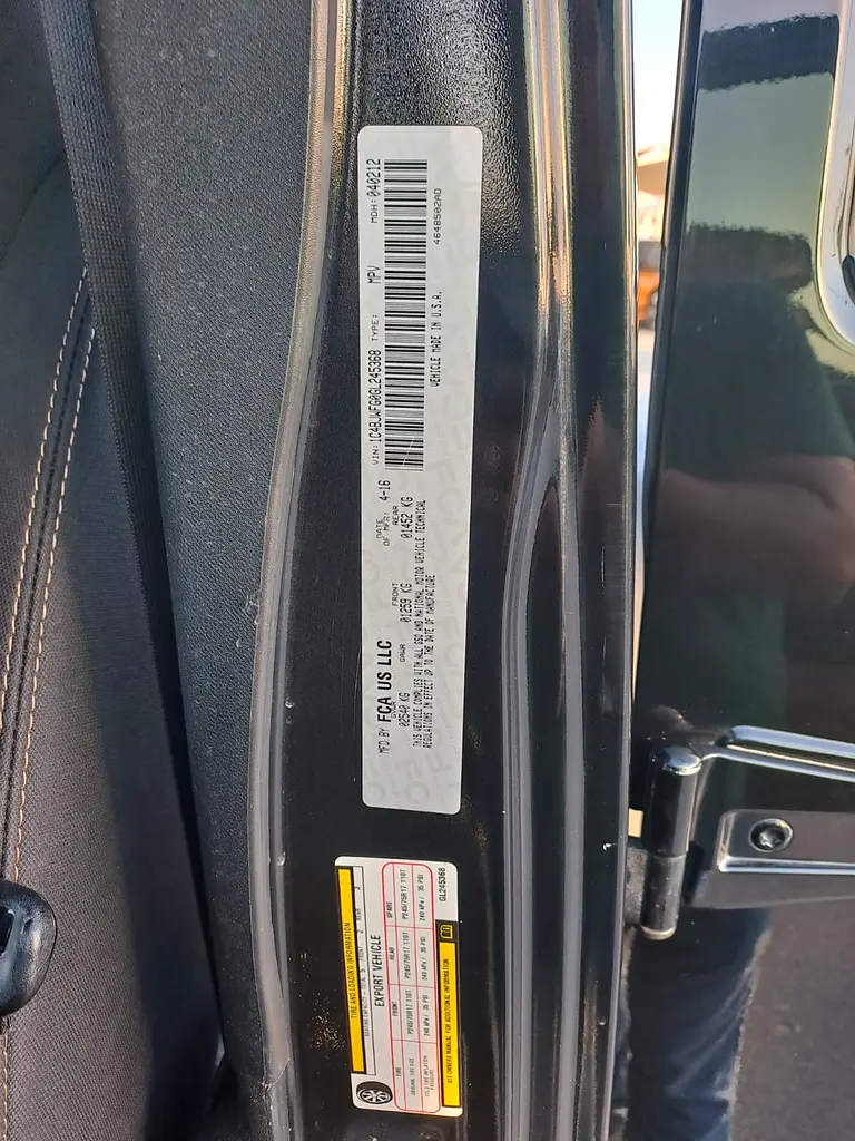 2016 Jeep Wrangler Unlimited Rubicon - GCC 4 Door Full Option Specs - Image 13