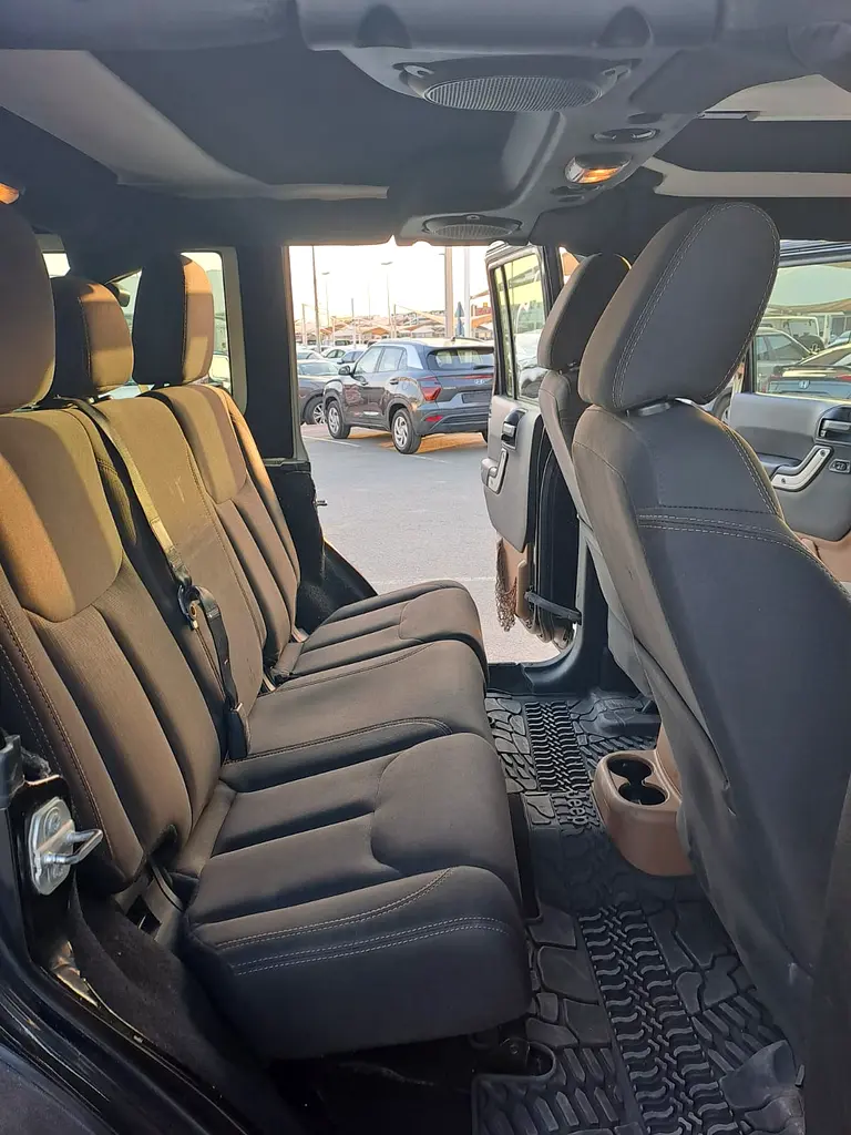 2016 Jeep Wrangler Unlimited Rubicon - GCC 4 Door Full Option Specs - Image 14