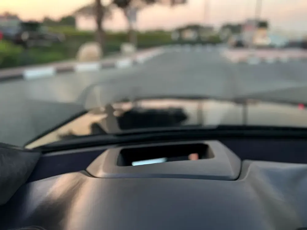 Audi S8 -Gcc -original odometer- free accident - Image 15