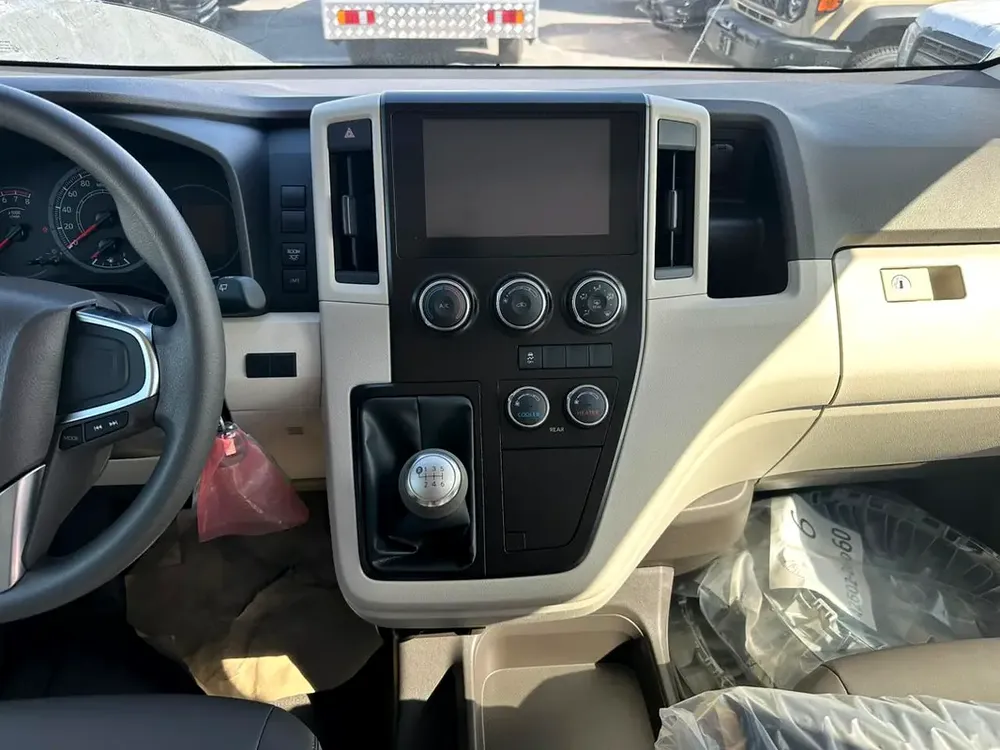 Toyota Hiace GL 3.5L PET. M/T 13 Seats - Image 5