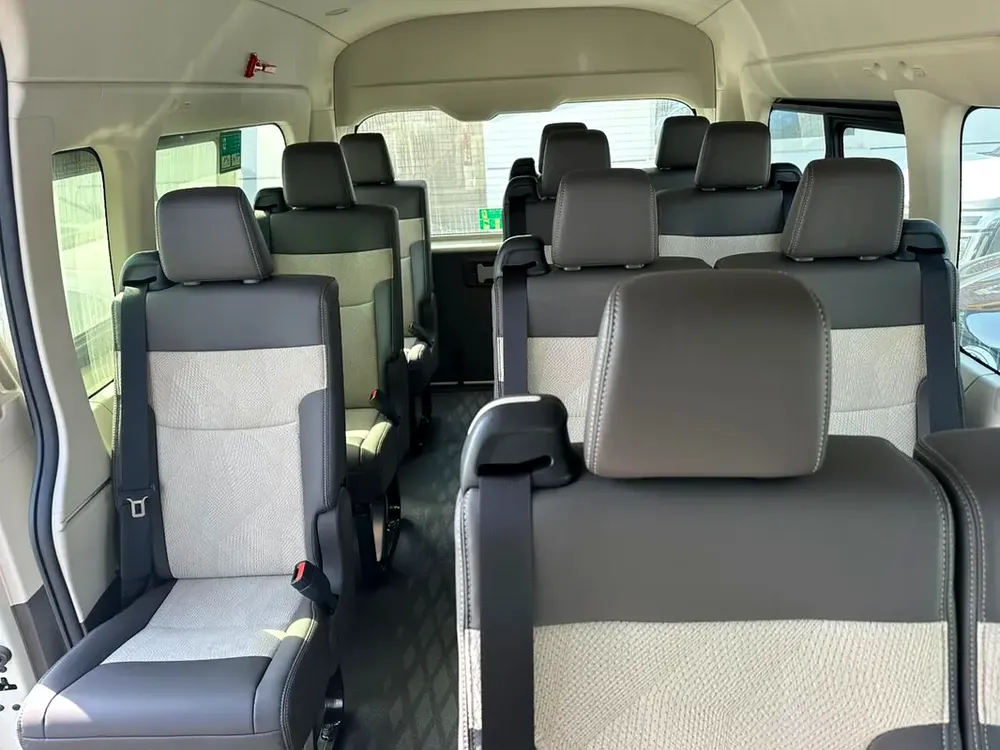 Toyota Hiace GL 3.5L PET. M/T 13 Seats - Image 6