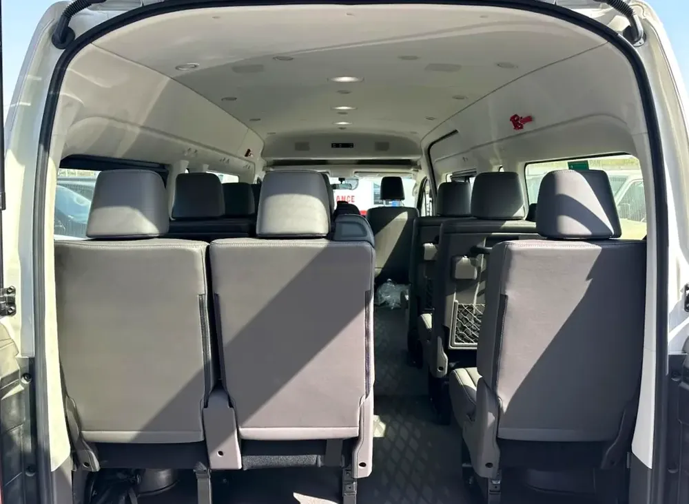 Toyota Hiace GL 3.5L PET. M/T 13 Seats - Image 7
