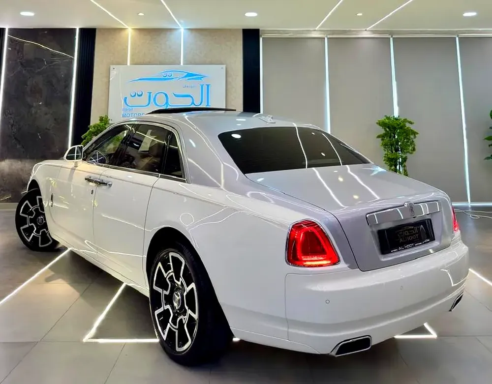 VIP STANDARD EDITION ROLLS ROYCE GHOST || F.S.H || PANORAMIC || TOP RANGE || GCC || LUXURY INTERIOR - Image 14