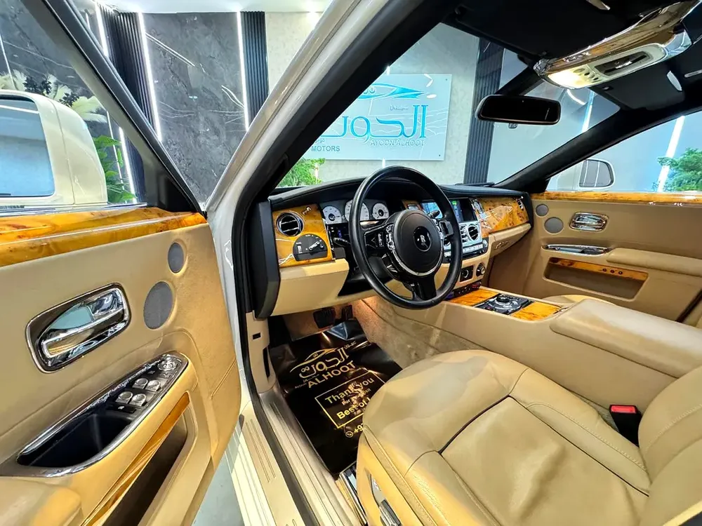 VIP STANDARD EDITION ROLLS ROYCE GHOST || F.S.H || PANORAMIC || TOP RANGE || GCC || LUXURY INTERIOR - Image 15