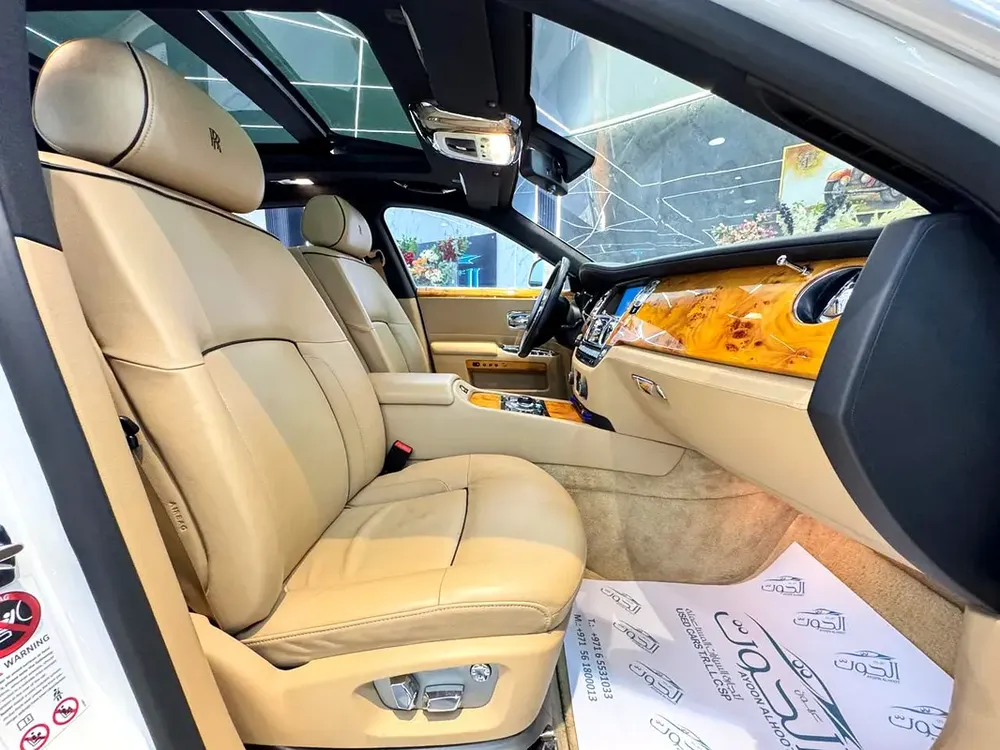 VIP STANDARD EDITION ROLLS ROYCE GHOST || F.S.H || PANORAMIC || TOP RANGE || GCC || LUXURY INTERIOR - Image 18