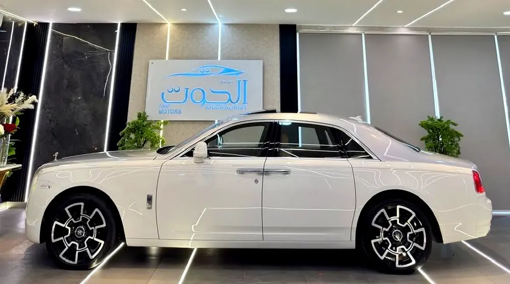 VIP STANDARD EDITION ROLLS ROYCE GHOST || F.S.H || PANORAMIC || TOP RANGE || GCC || LUXURY INTERIOR - Image 6
