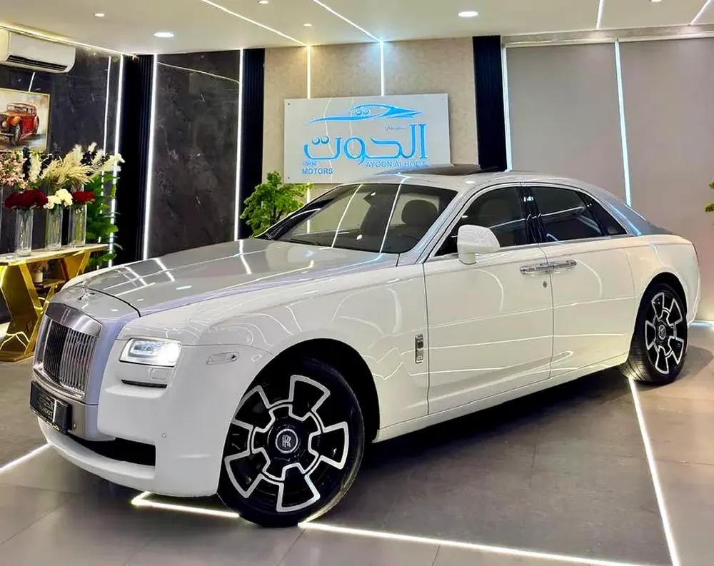 VIP STANDARD EDITION ROLLS ROYCE GHOST || F.S.H || PANORAMIC || TOP RANGE || GCC || LUXURY INTERIOR - Image 7