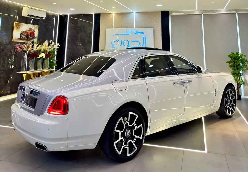 VIP STANDARD EDITION ROLLS ROYCE GHOST || F.S.H || PANORAMIC || TOP RANGE || GCC || LUXURY INTERIOR - Image 8