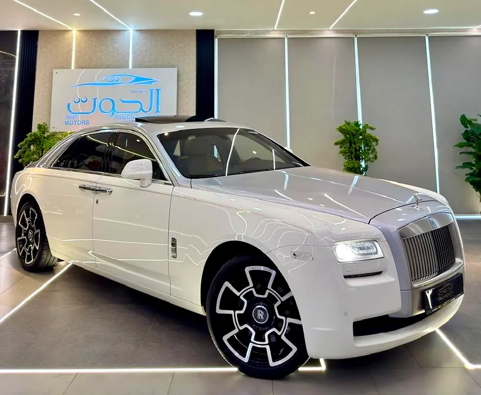 VIP STANDARD EDITION ROLLS ROYCE GHOST || F.S.H || PANORAMIC || TOP RANGE || GCC || LUXURY INTERIOR - Image 9