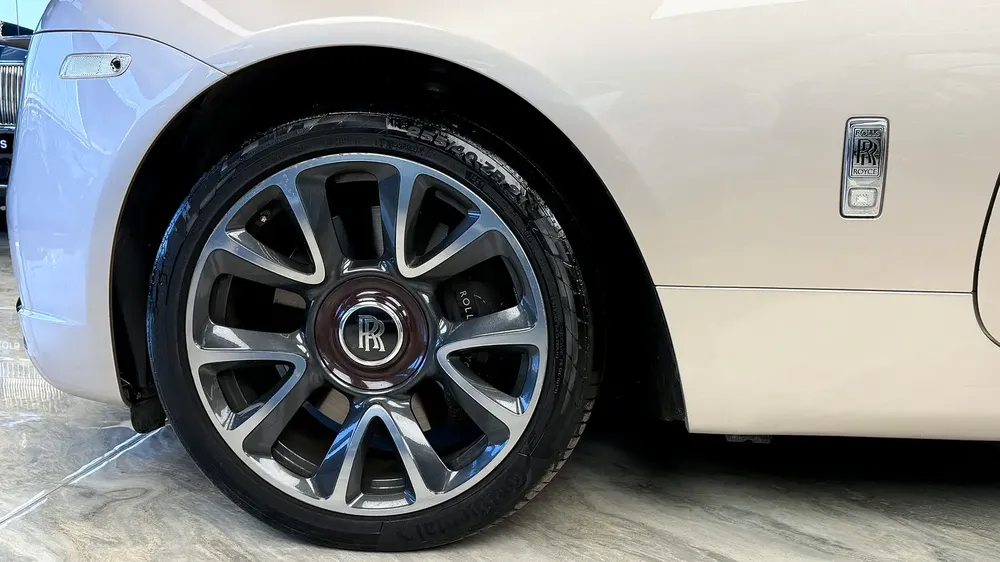 Rolls-Royce Wraith 2019 - GCC - Image 15