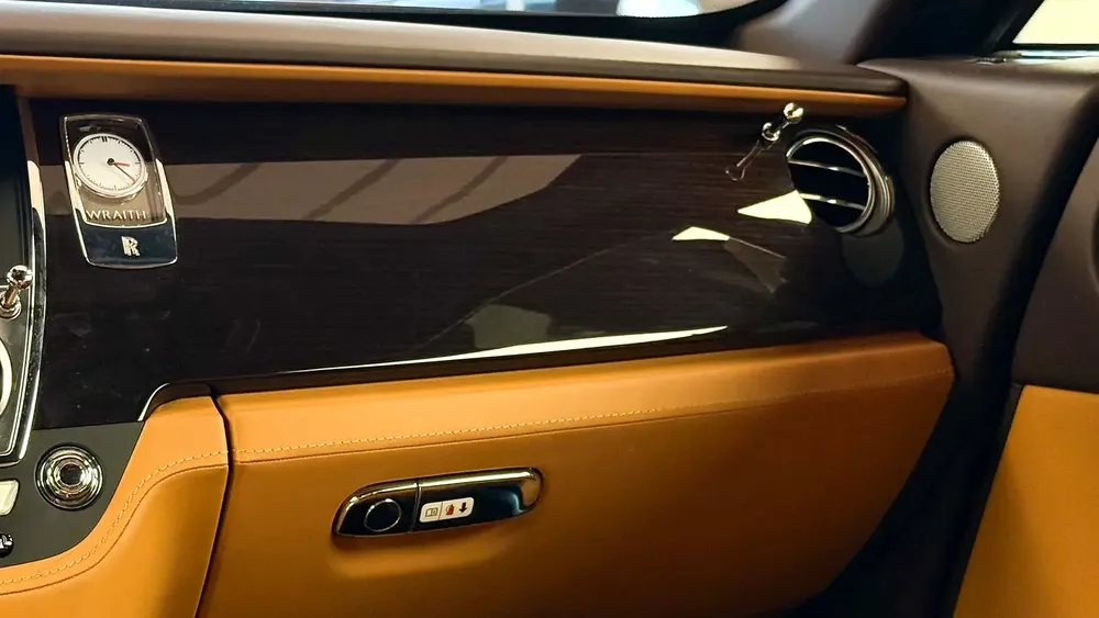 Rolls-Royce Wraith 2019 - GCC - Image 8