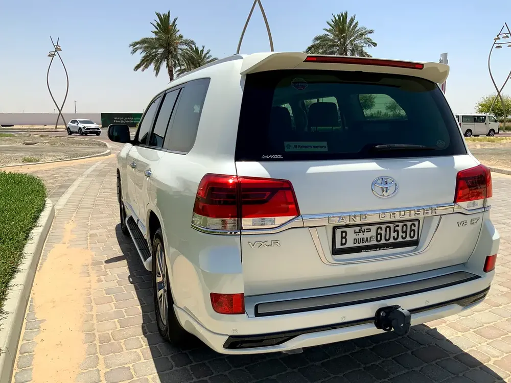 2017 Land Cruiser VXR V8 5.7 — Ultra Rare Condition | 1 Owner | Full Agency Service | Accid - Image 6