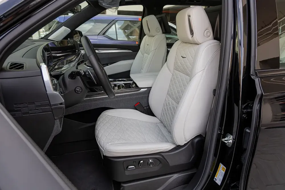 2025 Cadillac Escalade V GCC Specs - Image 11