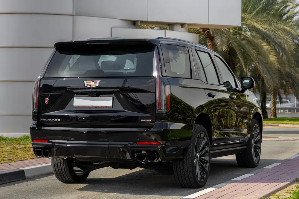 2025 Cadillac Escalade V GCC Specs - Image 4