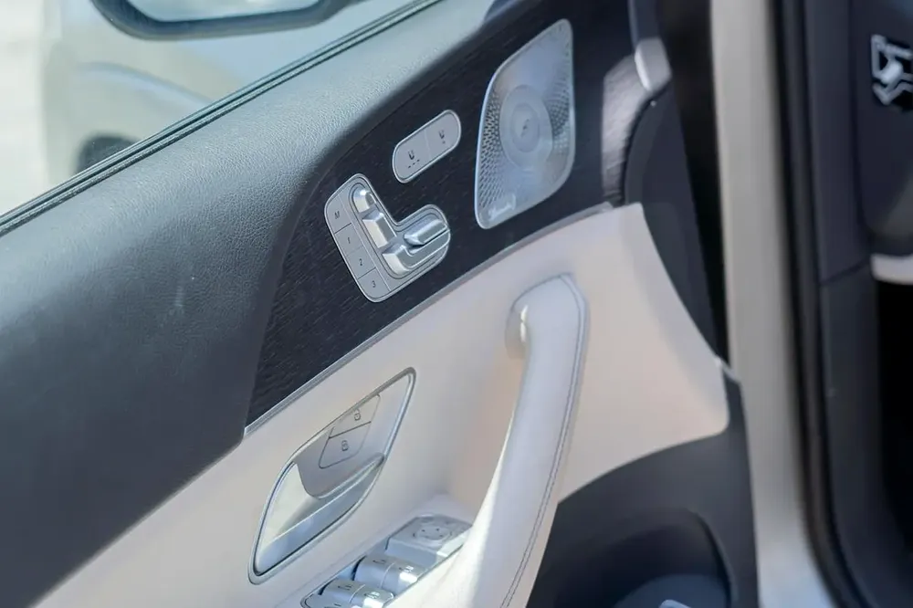 Mercedes-Benz GLS 450 4MATIC 2020 - Image 11