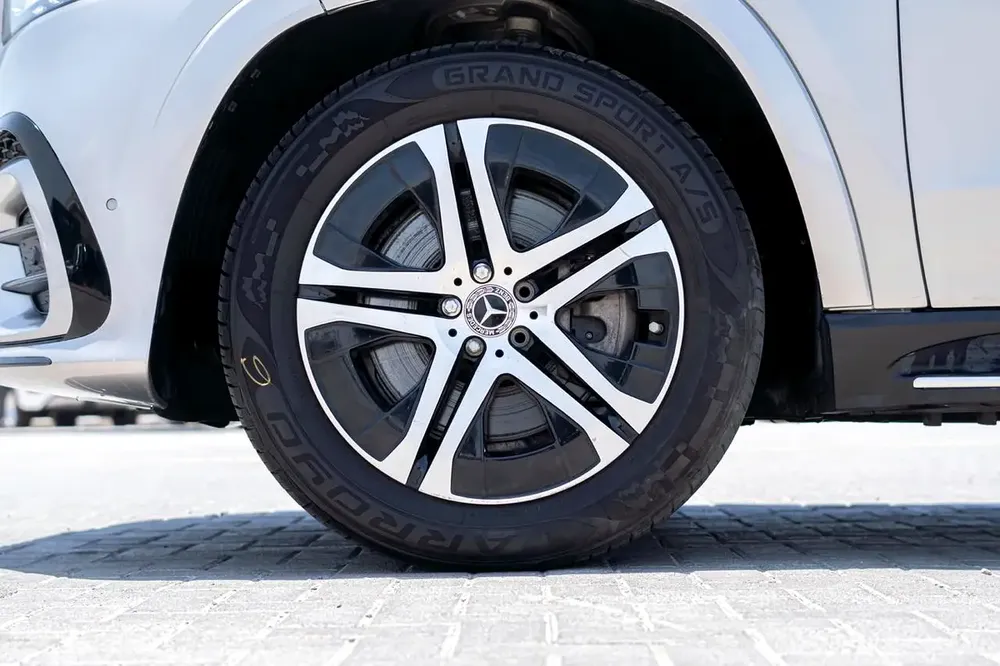 Mercedes-Benz GLS 450 4MATIC 2020 - Image 6