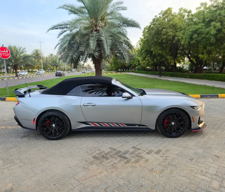 2024 Ford Mustang with comprehensive warranty and service contract, ensuring reliability - Image 10