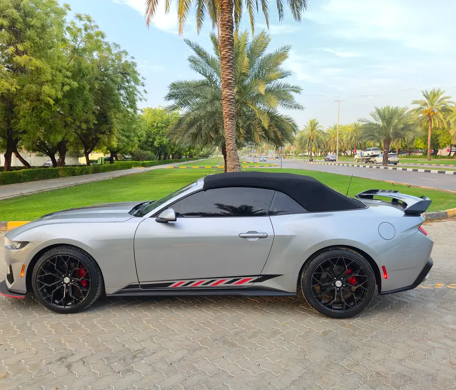 2024 Ford Mustang with comprehensive warranty and service contract, ensuring reliability - Image 12
