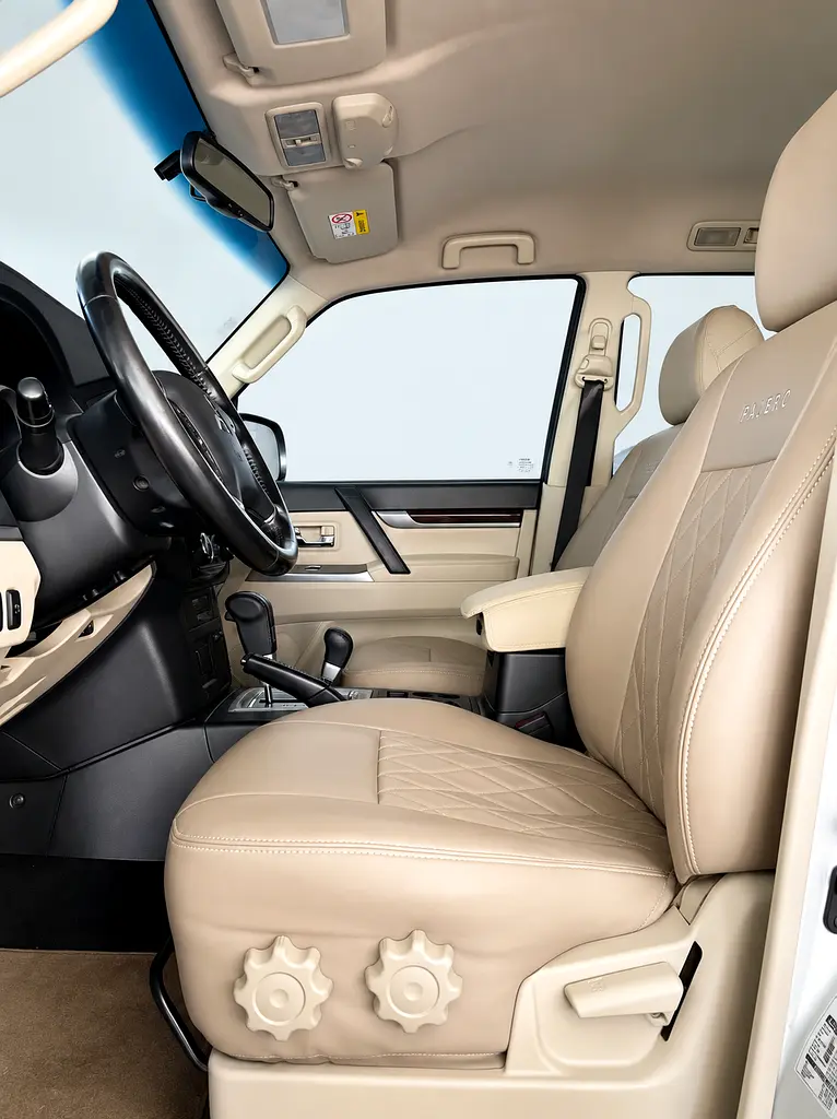 Mitsubishi Pajero GLS 2017 GCC Specs - Image 9