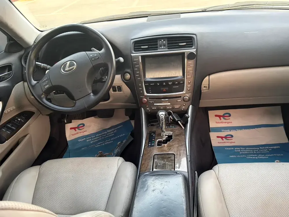 Lexus is 250 for sale well maintained - Image 9