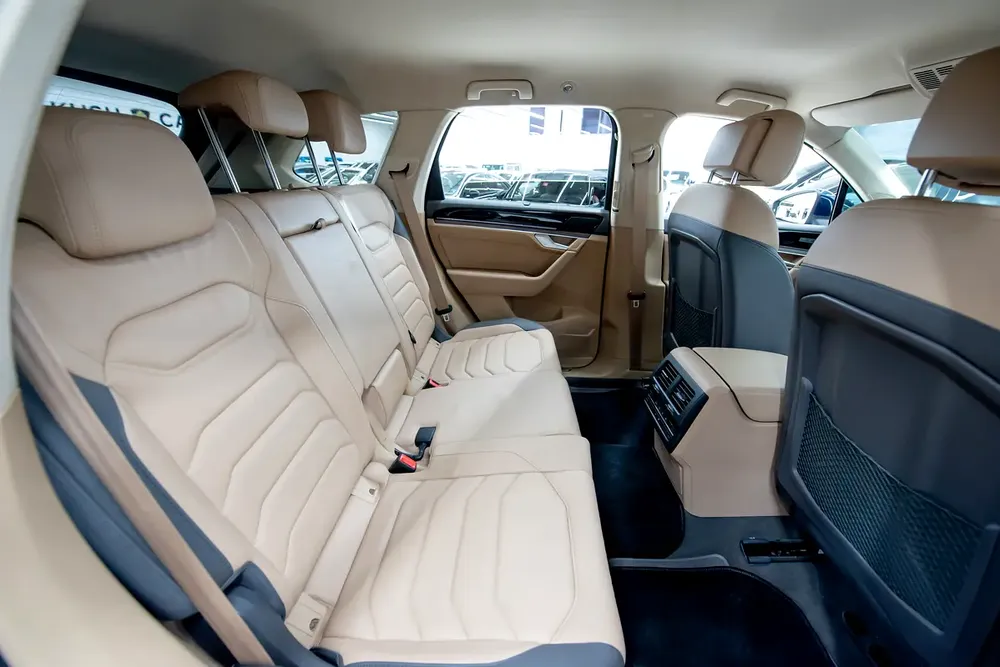 VOLKSWAGEN TOUAREG 2023 1 YEAR WARRANTY SERVICE PACKAGE TILL AUG 2026 - Image 9