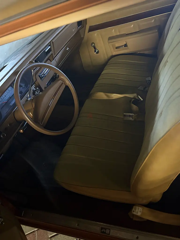 Classic 1977 Chevrolet Impala coupe - Image 13
