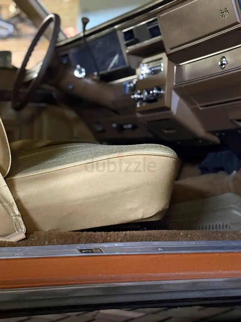 Classic 1977 Chevrolet Impala coupe - Image 15