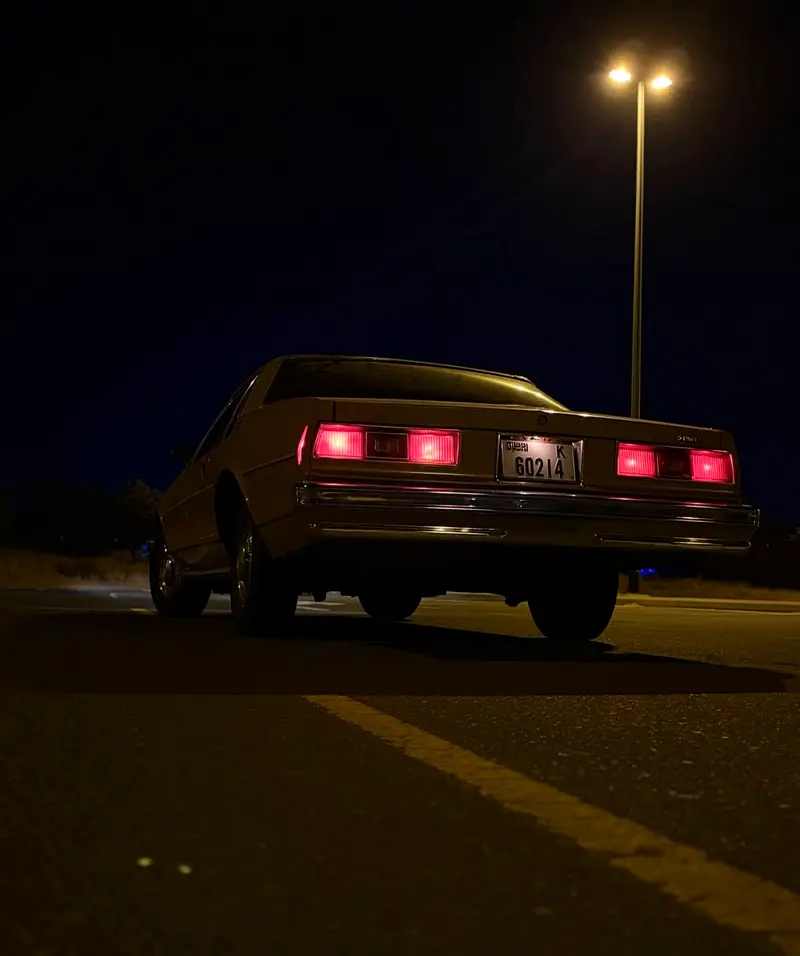 Classic 1977 Chevrolet Impala coupe - Image 5