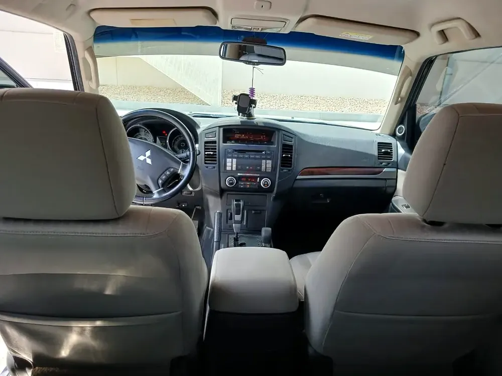 Mitsubishi Pajero GLS 2013 GCC Specs - Image 8
