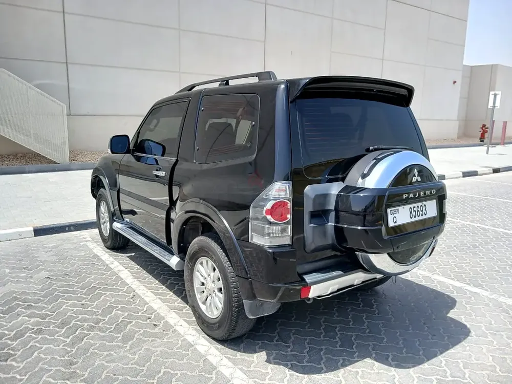 Mitsubishi Pajero GLS 2013 GCC Specs - Image 9