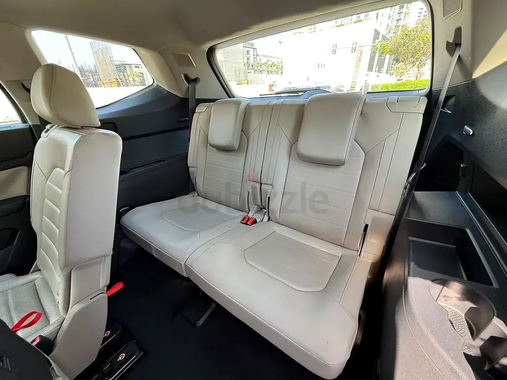 Fabulous Volkswagen Teramont 2019 ComfortPluse, GCC, Radar, Full VW Service, 7SEATE, Mint Condition - Image 11
