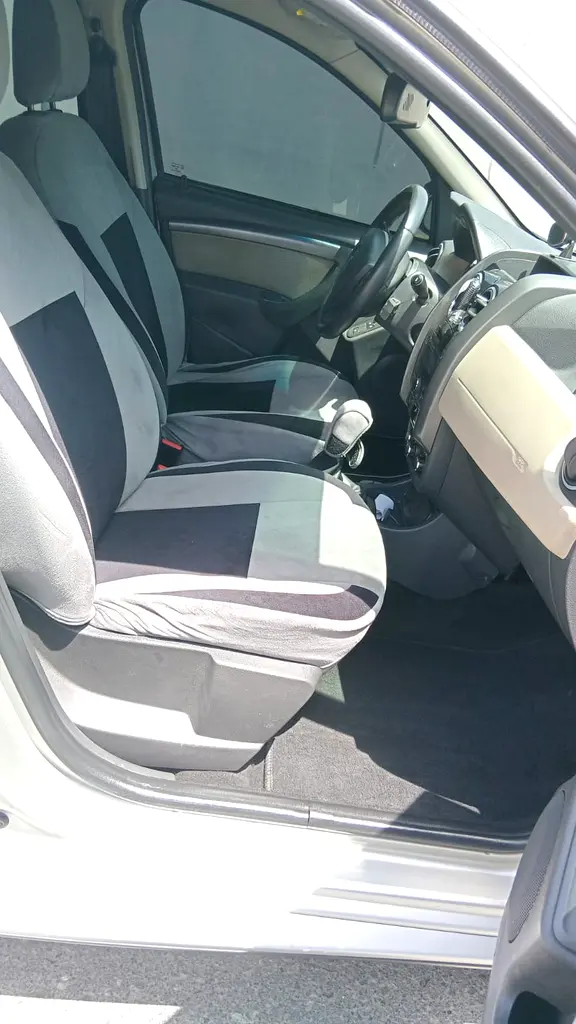Renault Duster SE 2018 | GCC Specs | Low Mileage | Excellent Condition Lady Driven - Image 13