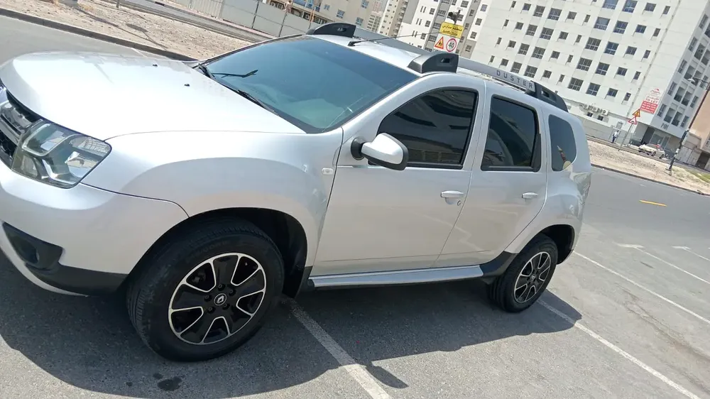 Renault Duster SE 2018 | GCC Specs | Low Mileage | Excellent Condition Lady Driven - Image 4