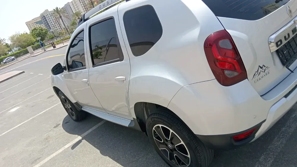 Renault Duster SE 2018 | GCC Specs | Low Mileage | Excellent Condition Lady Driven - Image 7