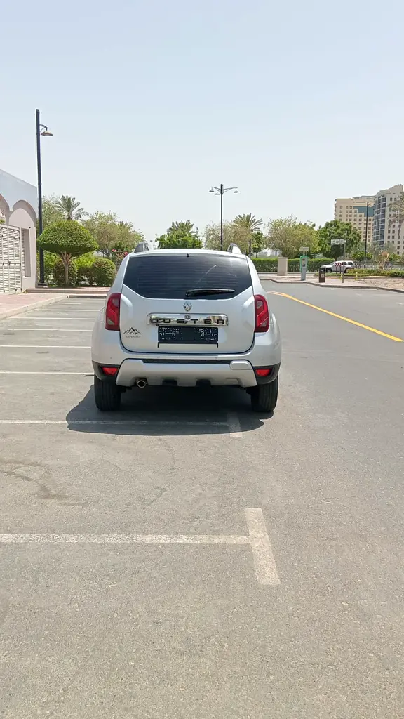 Renault Duster SE 2018 | GCC Specs | Low Mileage | Excellent Condition Lady Driven - Image 8
