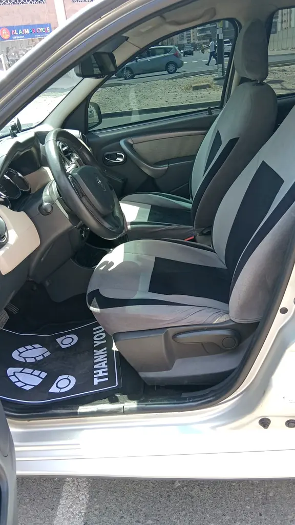 Renault Duster SE 2018 | GCC Specs | Low Mileage | Excellent Condition Lady Driven - Image 9