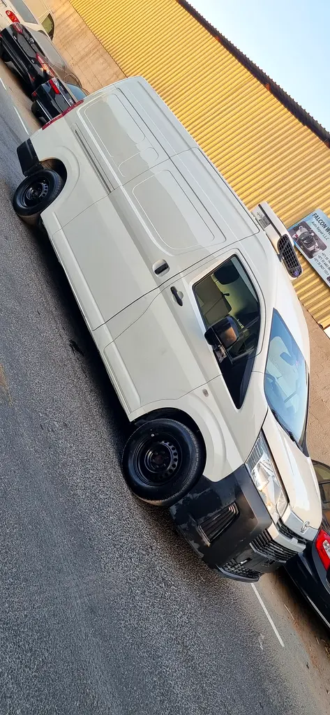 Toyota Hiace High Roof Chiller Van 2020 GCC Specs - Image 7