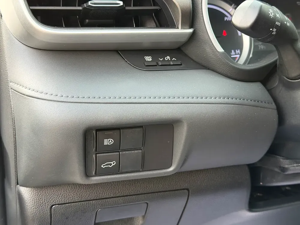 2023 TOYOTA HIGHLANDER XLE HYBRID FULL OPTIONS - Image 15