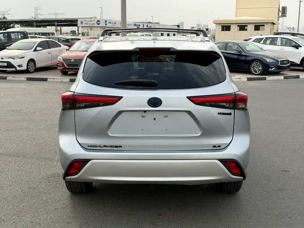 2023 TOYOTA HIGHLANDER XLE HYBRID FULL OPTIONS - Image 6
