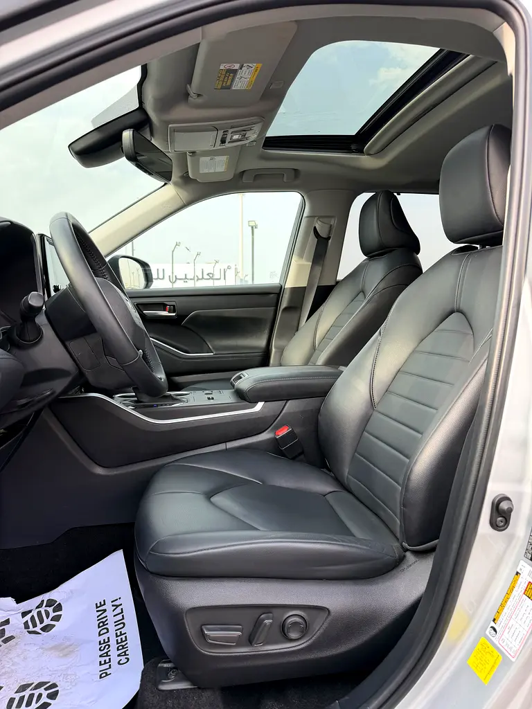 2023 TOYOTA HIGHLANDER XLE HYBRID FULL OPTIONS - Image 9