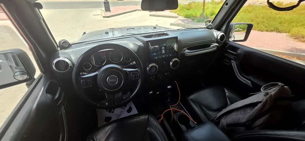 Jeep Wrangler Unlimited Sahara Full Options 2014 GCC Specs - Image 16
