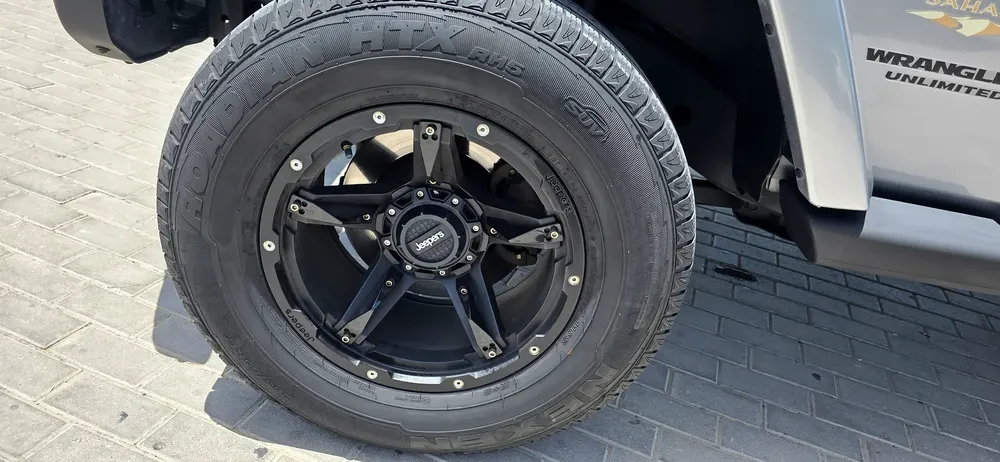 Jeep Wrangler Unlimited Sahara Full Options 2014 GCC Specs - Image 17
