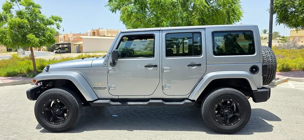 Jeep Wrangler Unlimited Sahara Full Options 2014 GCC Specs - Image 18