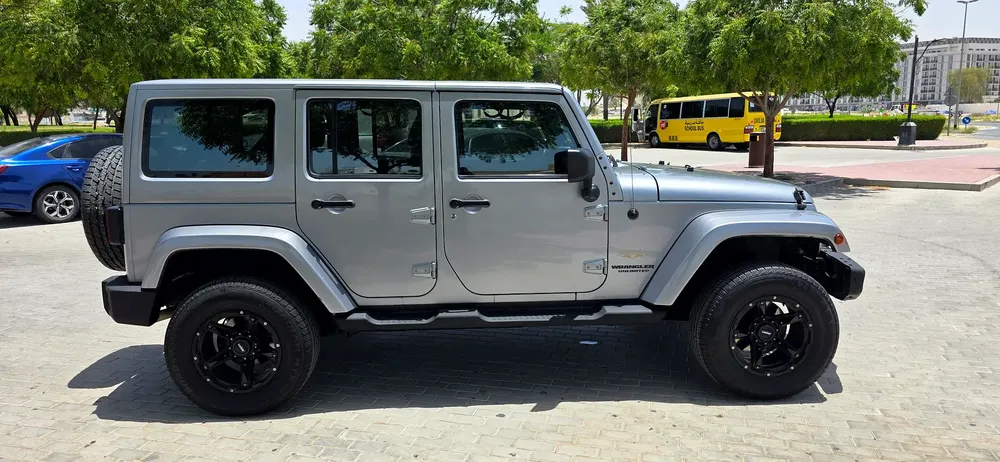 Jeep Wrangler Unlimited Sahara Full Options 2014 GCC Specs - Image 5