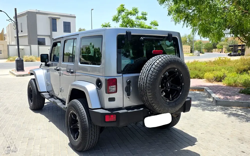 Jeep Wrangler Unlimited Sahara Full Options 2014 GCC Specs - Image 8