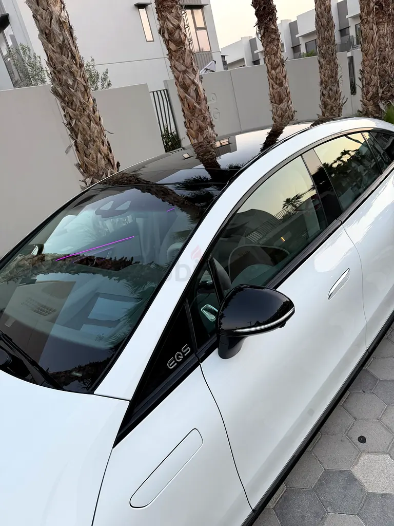 BRAND NEW EQS 580 4MATIC WITH GARGASH WARRANTY AND SERVICE CONTRACT/LONG RANGE/BRAND NEW TAYERS - Image 10