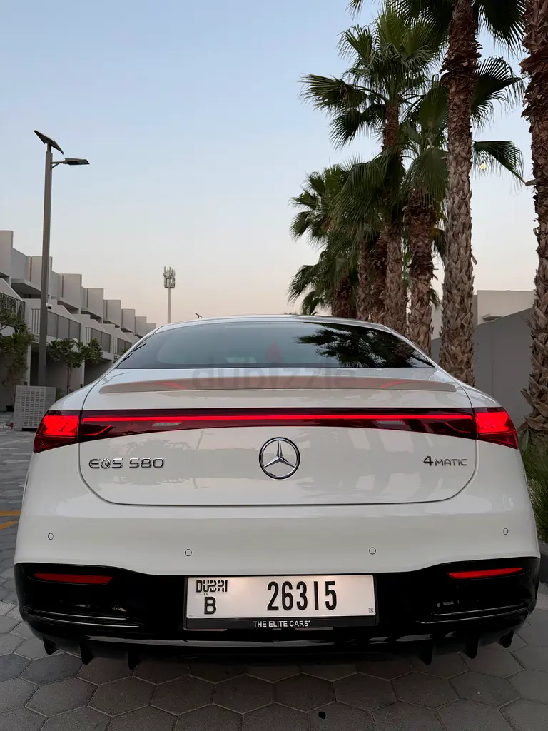 BRAND NEW EQS 580 4MATIC WITH GARGASH WARRANTY AND SERVICE CONTRACT/LONG RANGE/BRAND NEW TAYERS - Image 4
